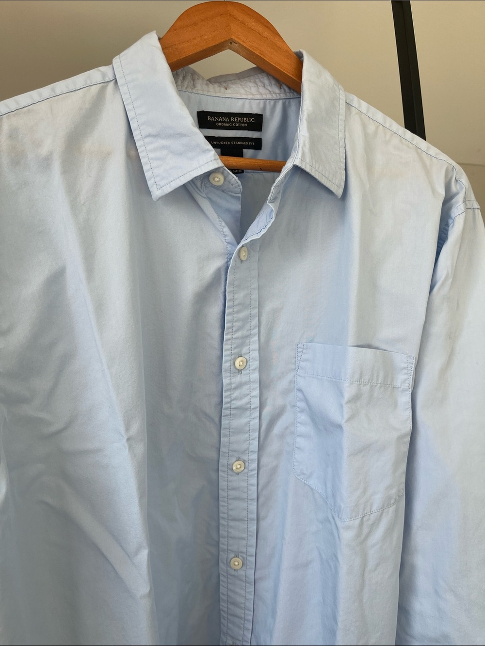 Like new. Banana Republic shirt